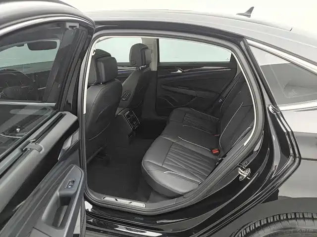 Volkswagen Passat — миниатюра 13