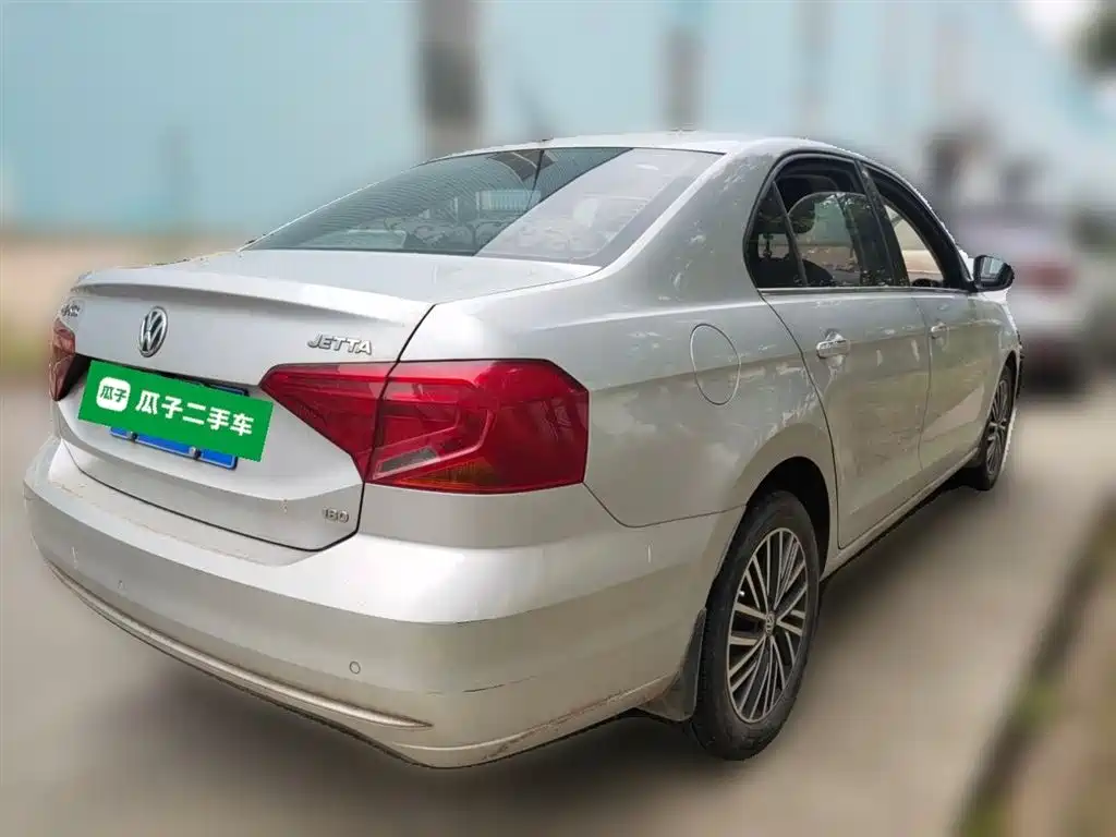 Volkswagen Jetta 2017 1.5L AT Luxury