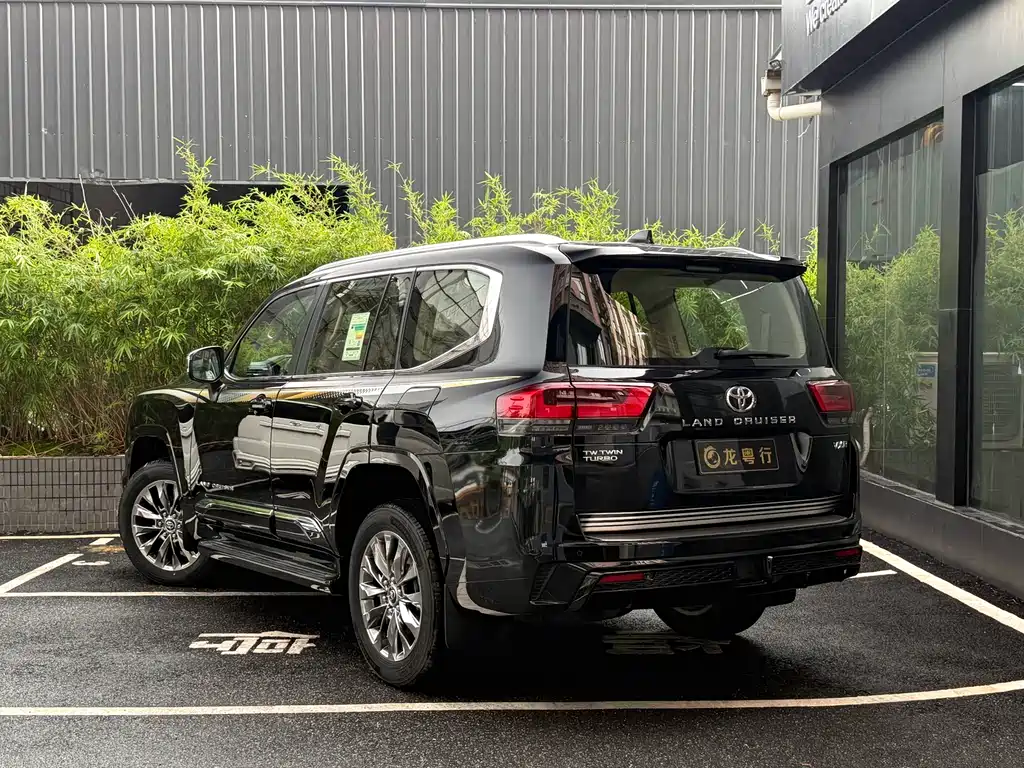 Toyota Land Cruiser — миниатюра 3
