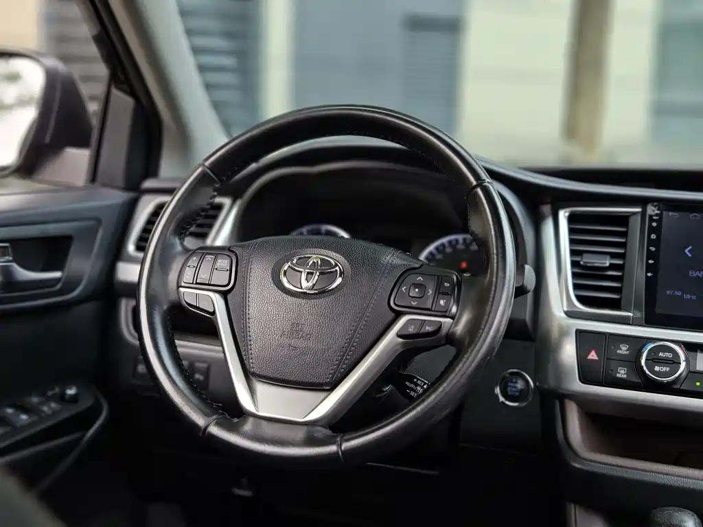Toyota Highlander — миниатюра 19