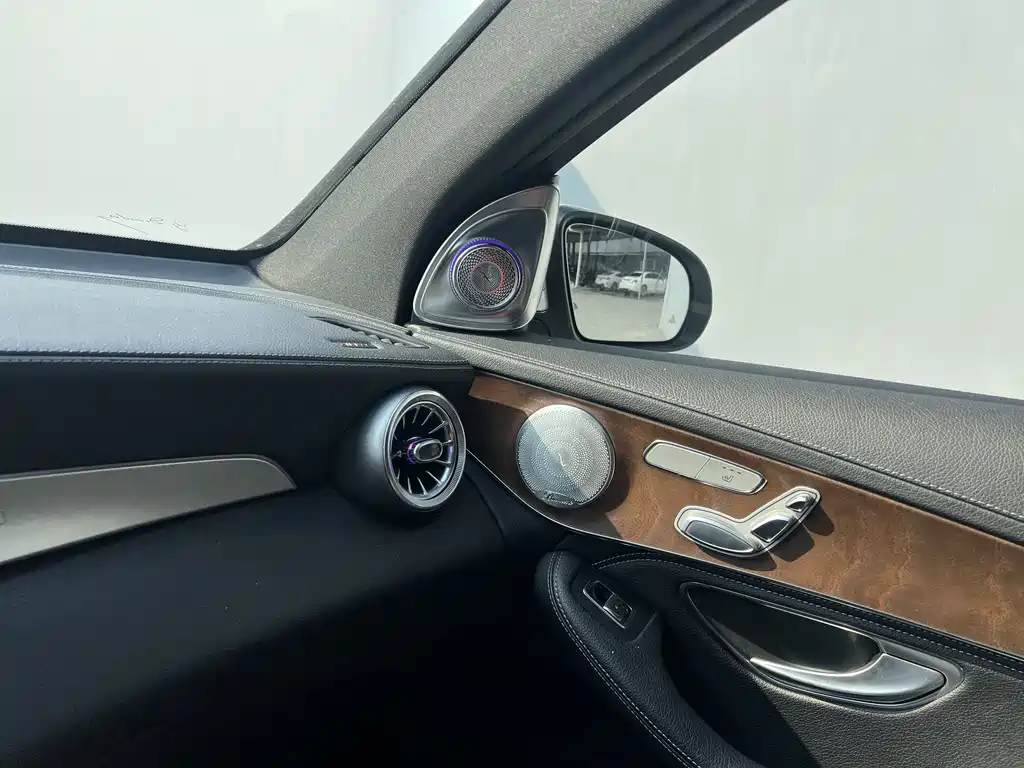 Mercedes-Benz GLC — миниатюра 10