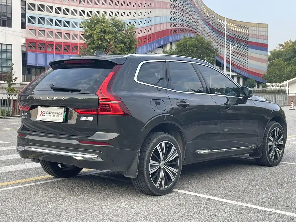 Volvo XC60 PHEV — миниатюра 6