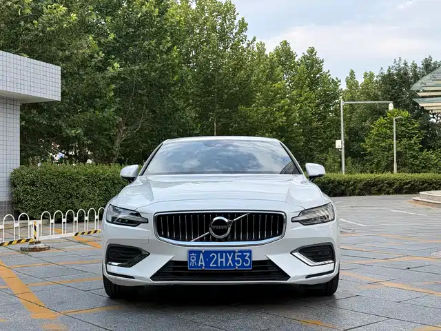 Volvo S — фото 1