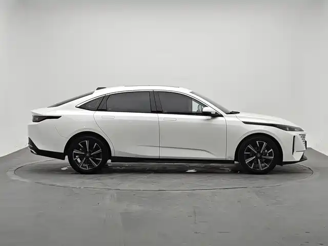 Changan Yida — миниатюра 4