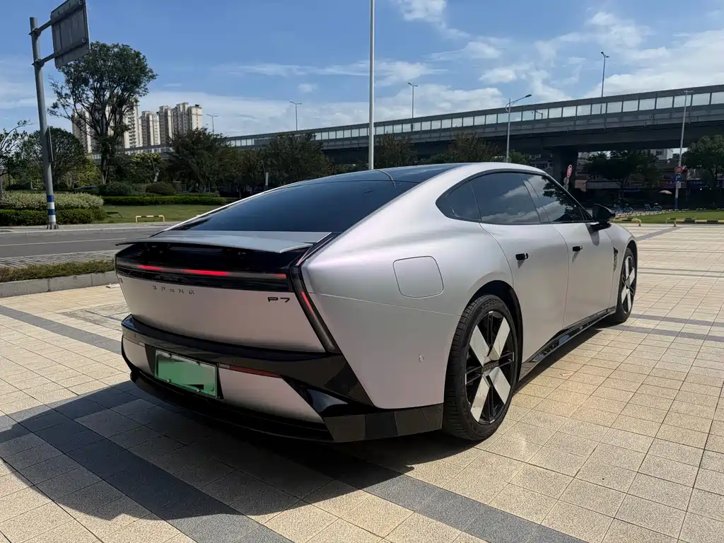 XPeng P7 — миниатюра 14