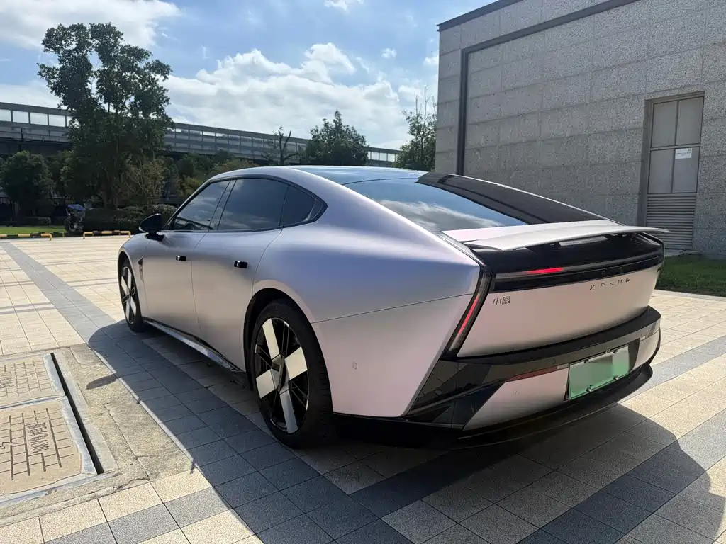 XPeng P7 — миниатюра 16