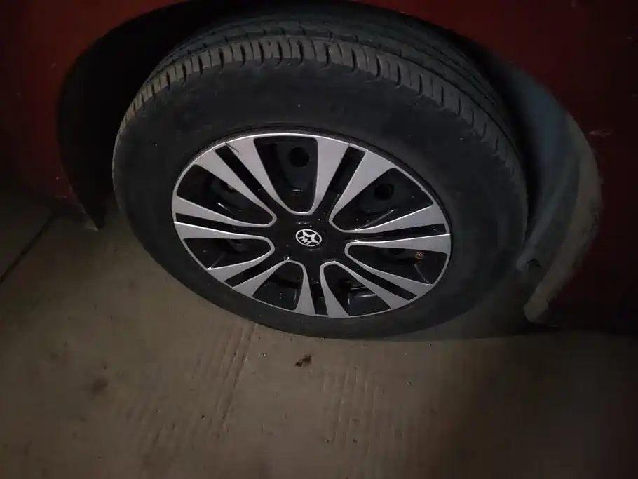 Venucia R50 — миниатюра 6