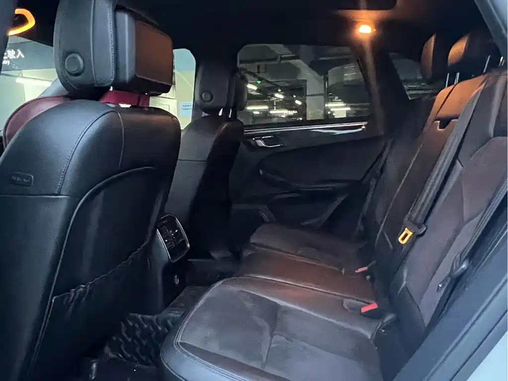 Porsche Macan — миниатюра 7