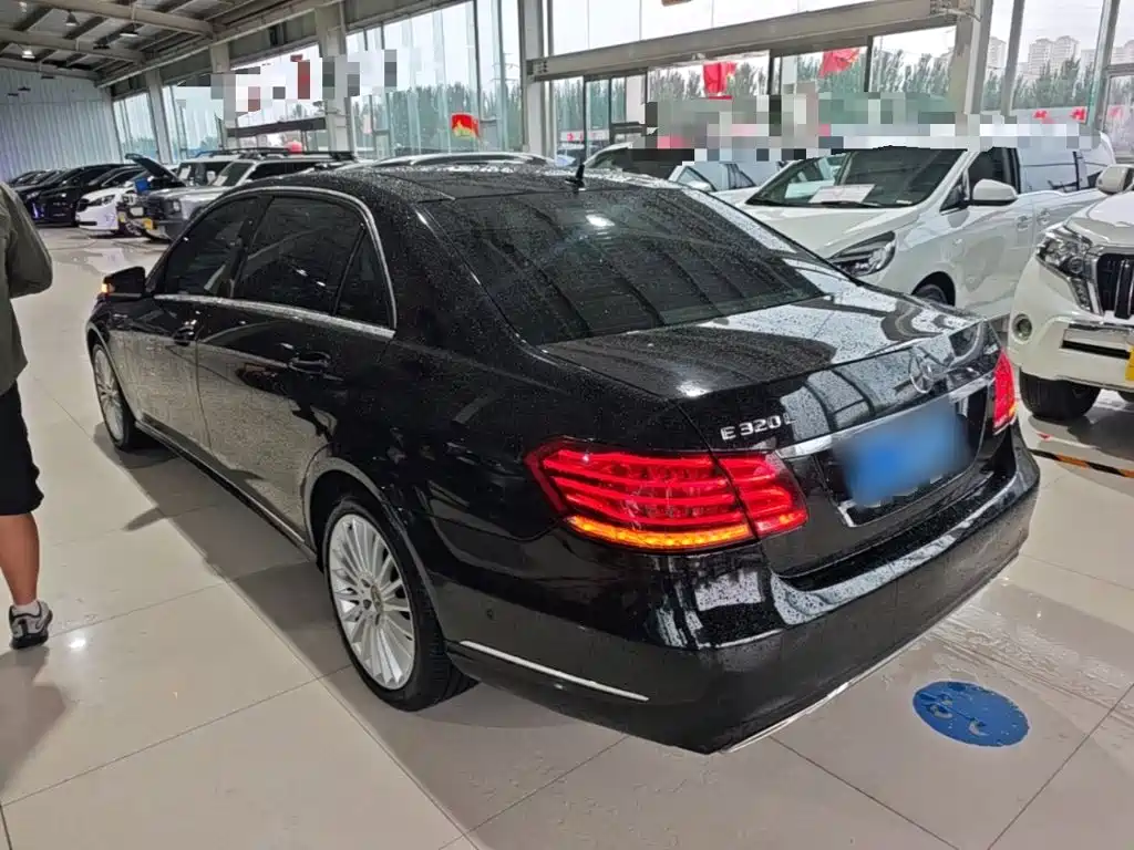 Mercedes-Benz E-Class — миниатюра 5