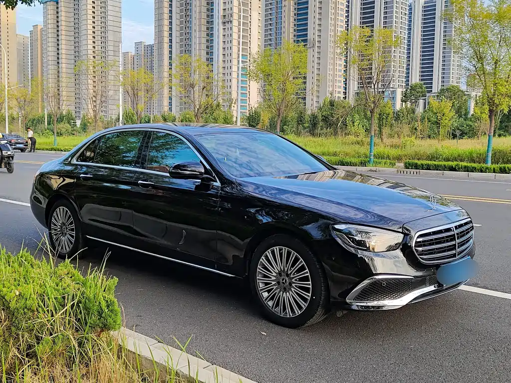 Mercedes-Benz E-Class — миниатюра 18