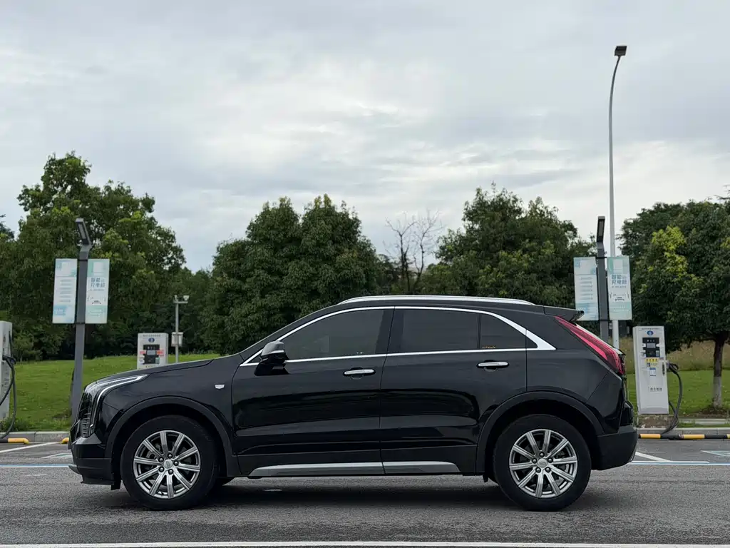 Cadillac XT4 2018 28T Lead