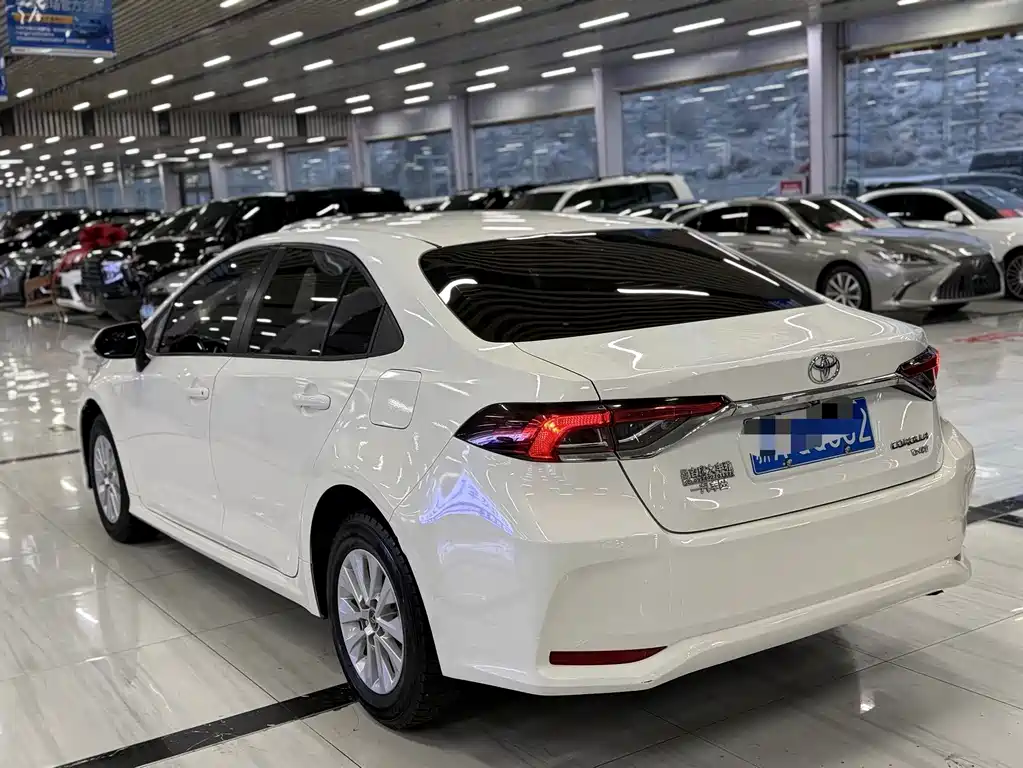 Toyota Corolla — миниатюра 7