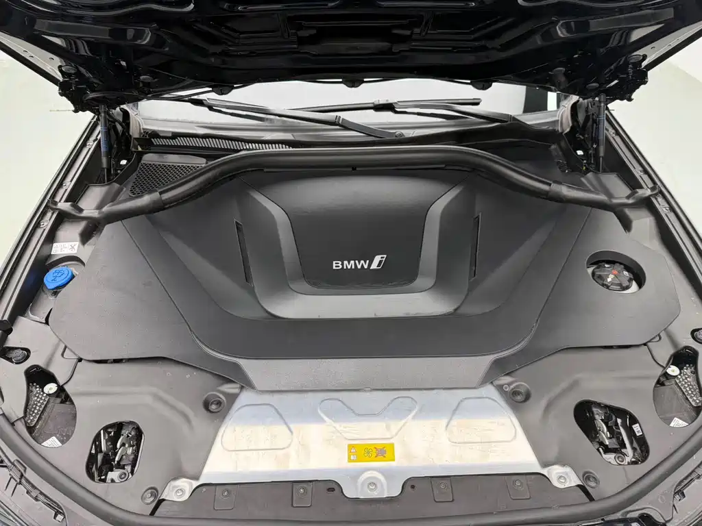 BMW iX3 — миниатюра 17