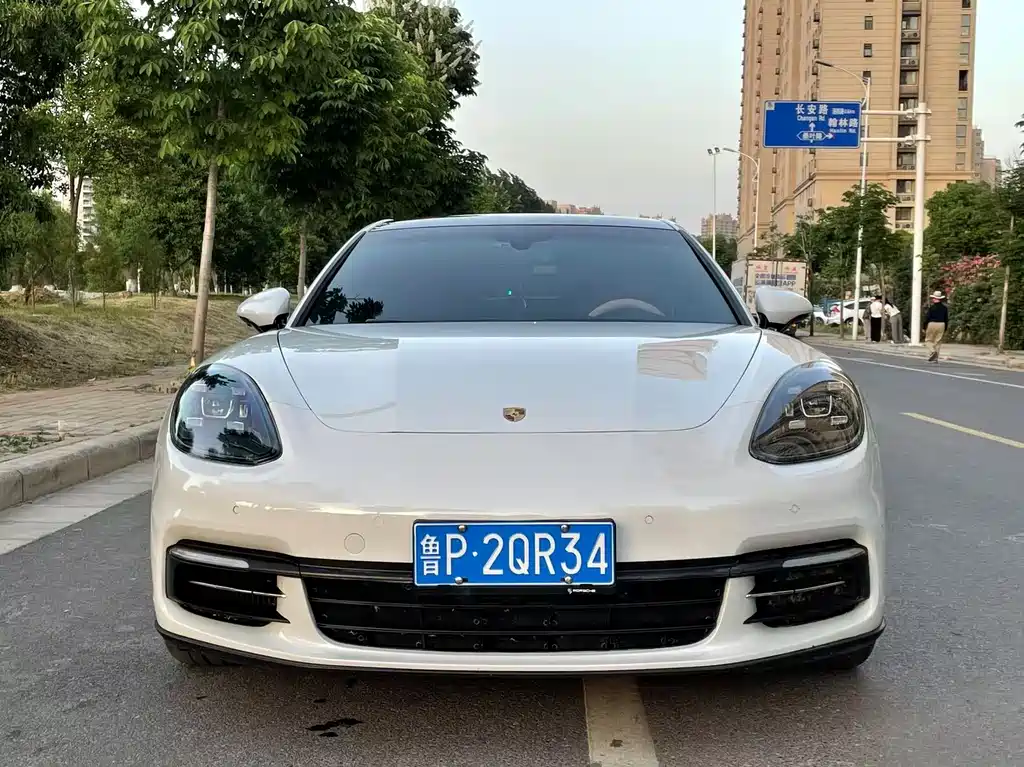 Porsche Panamera 2019