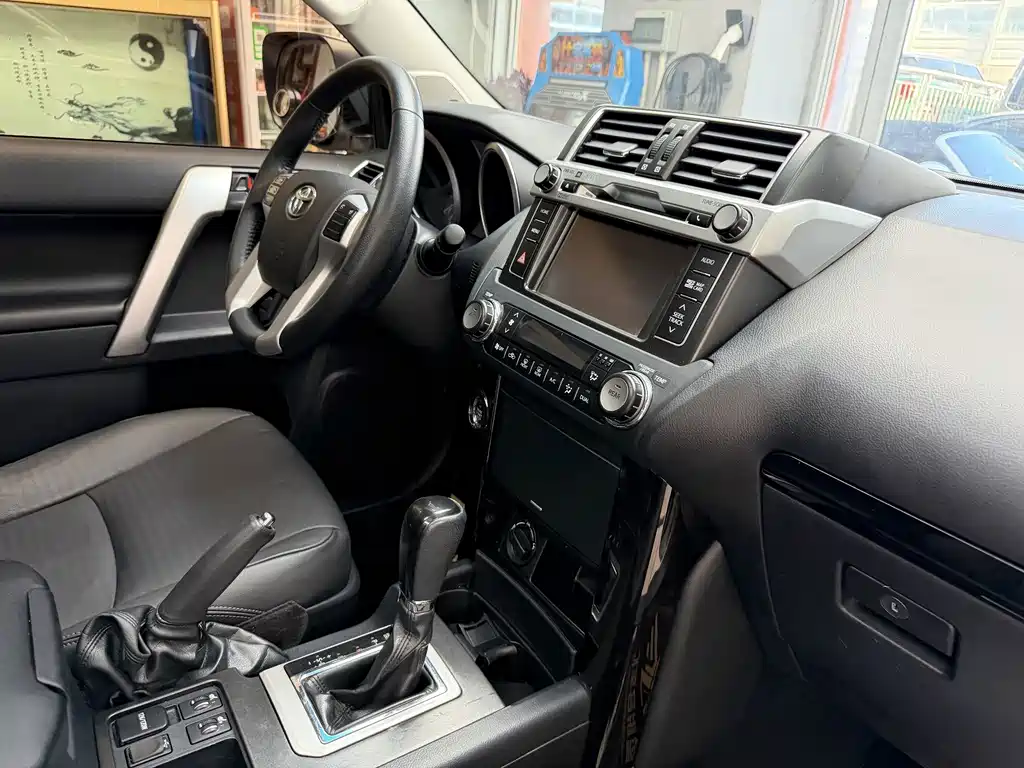 Toyota Prado — миниатюра 13