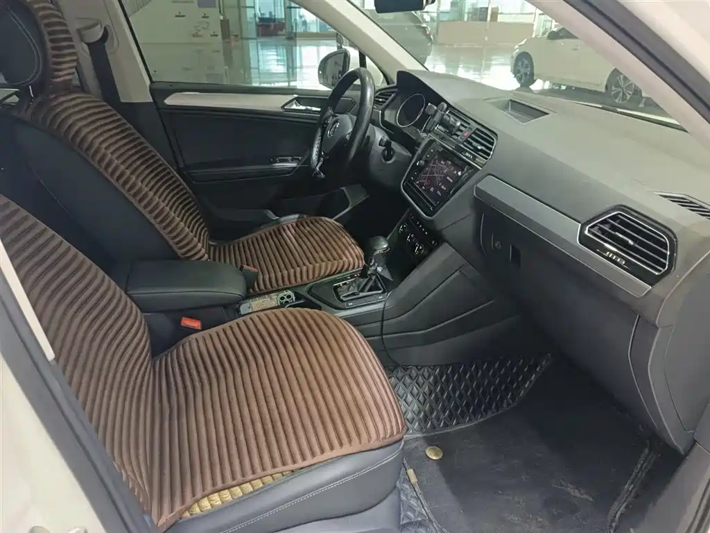 Volkswagen Tiguan L — миниатюра 3