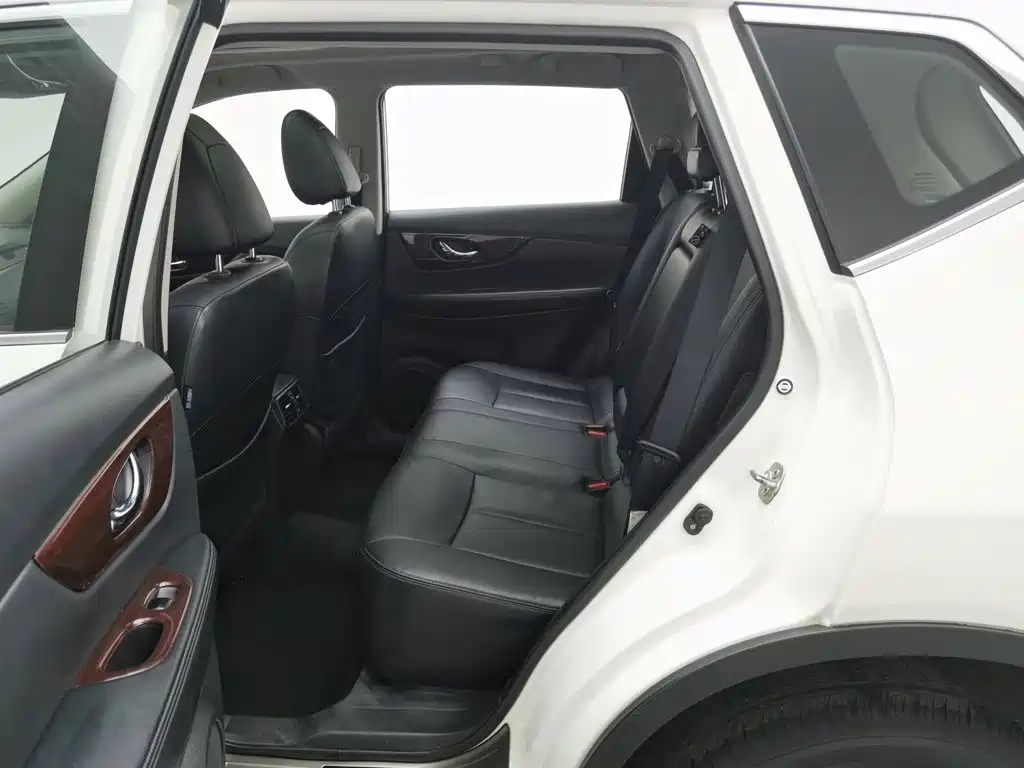 Nissan X-Trail — миниатюра 15