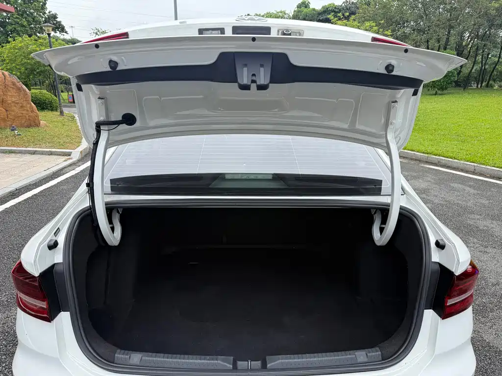 Volkswagen Lavida — миниатюра 26