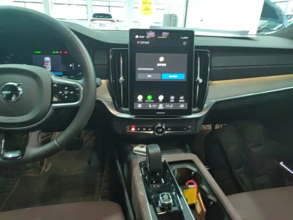 Volvo S90 — миниатюра 13