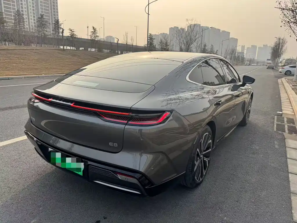 GEELY GALAXY GALAXY E8