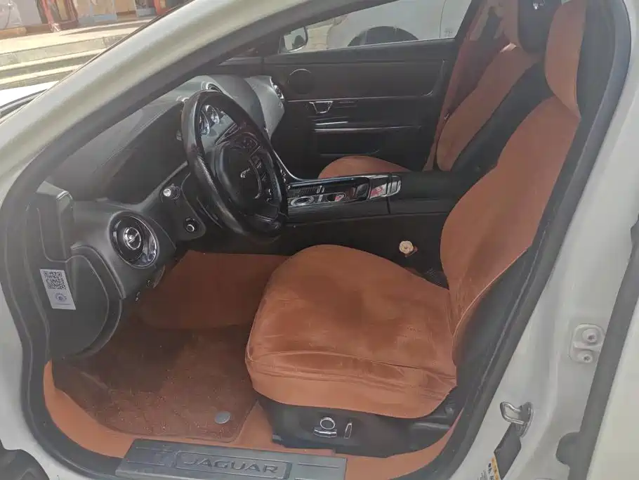 Jaguar XJ — миниатюра 9