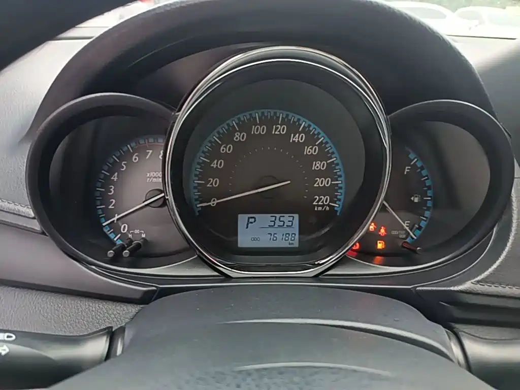 Toyota Yaris L — миниатюра 12