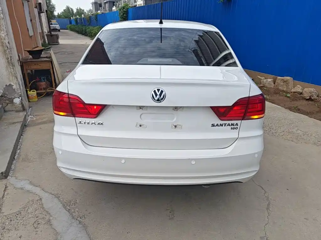 Volkswagen Santana — миниатюра 6