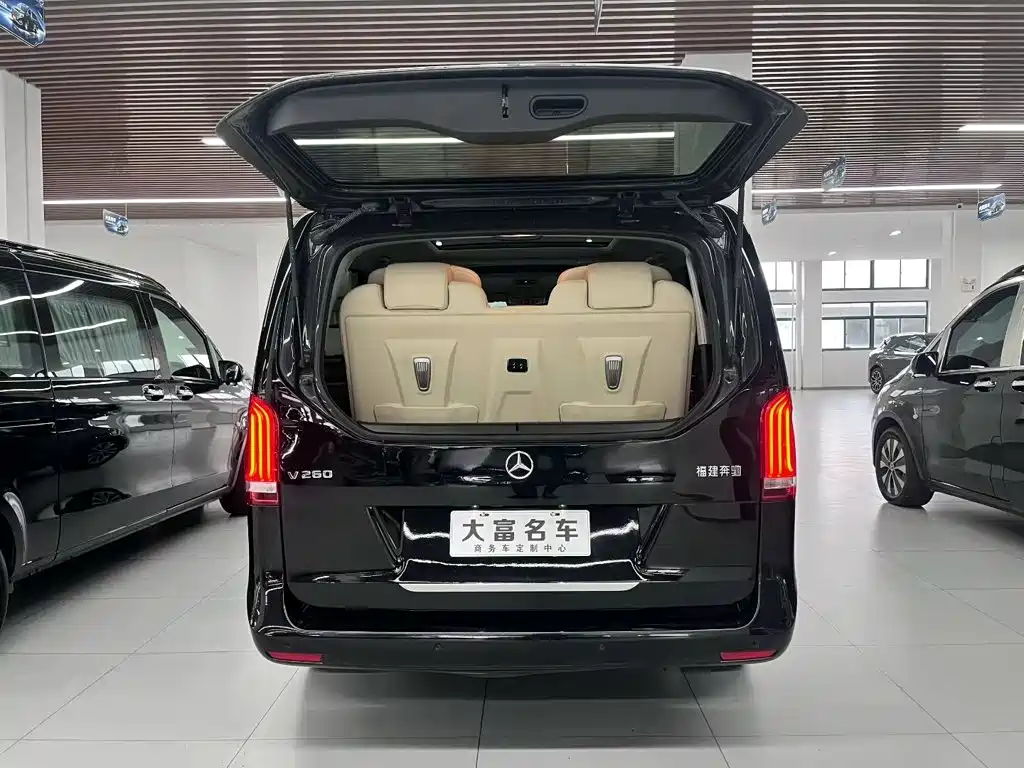 Mercedes-Benz V-Class — миниатюра 25