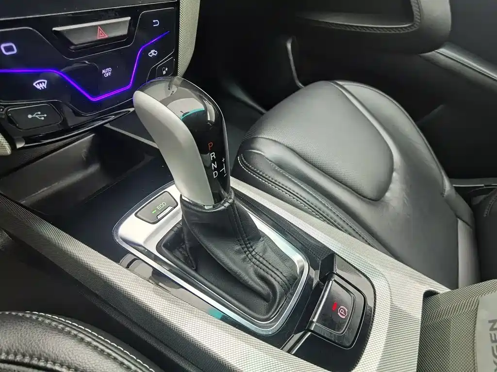 LUXGEN EXCELLENT 6 SUV