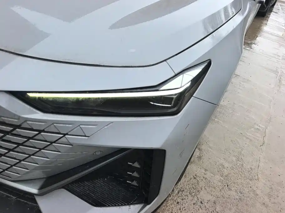 Changan UNI-V iDD — миниатюра 5