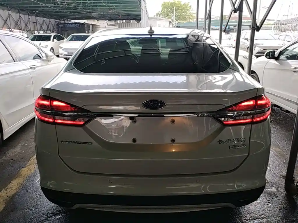 Ford Mondeo — миниатюра 6