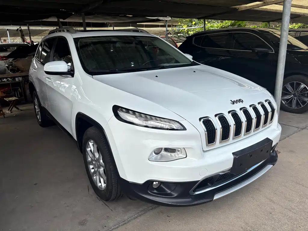 Jeep Cherokee — миниатюра 3