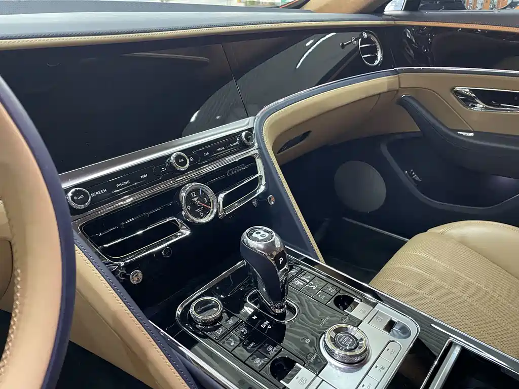 Bentley Flying Spur — миниатюра 4