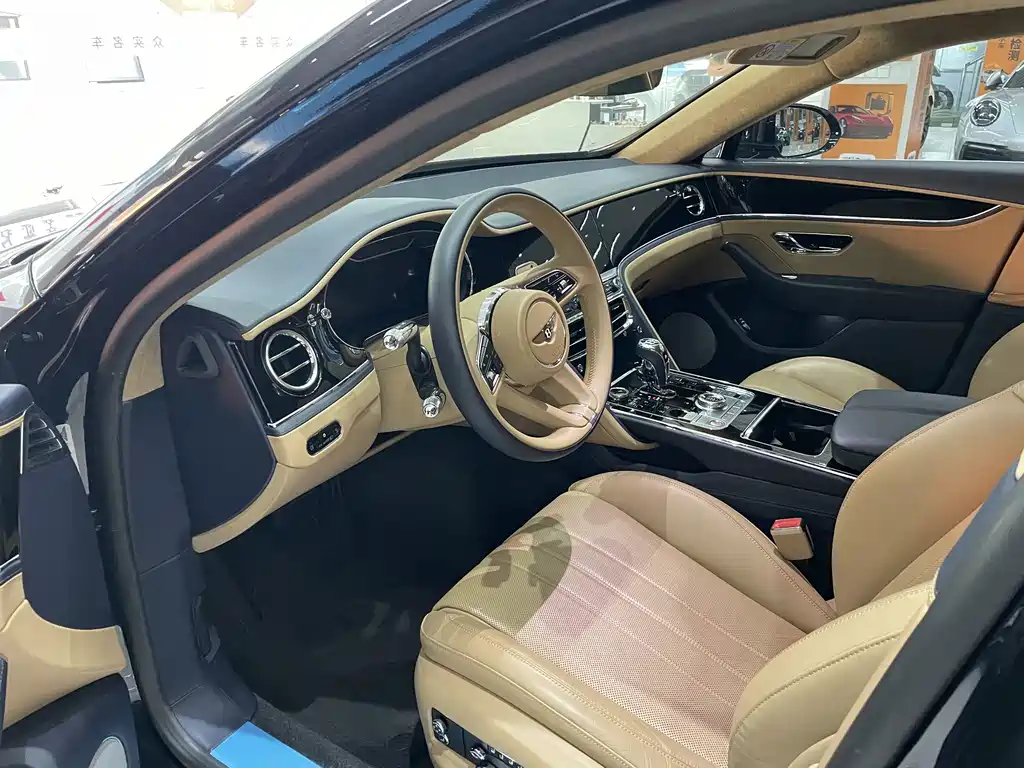 Bentley Flying Spur — миниатюра 5