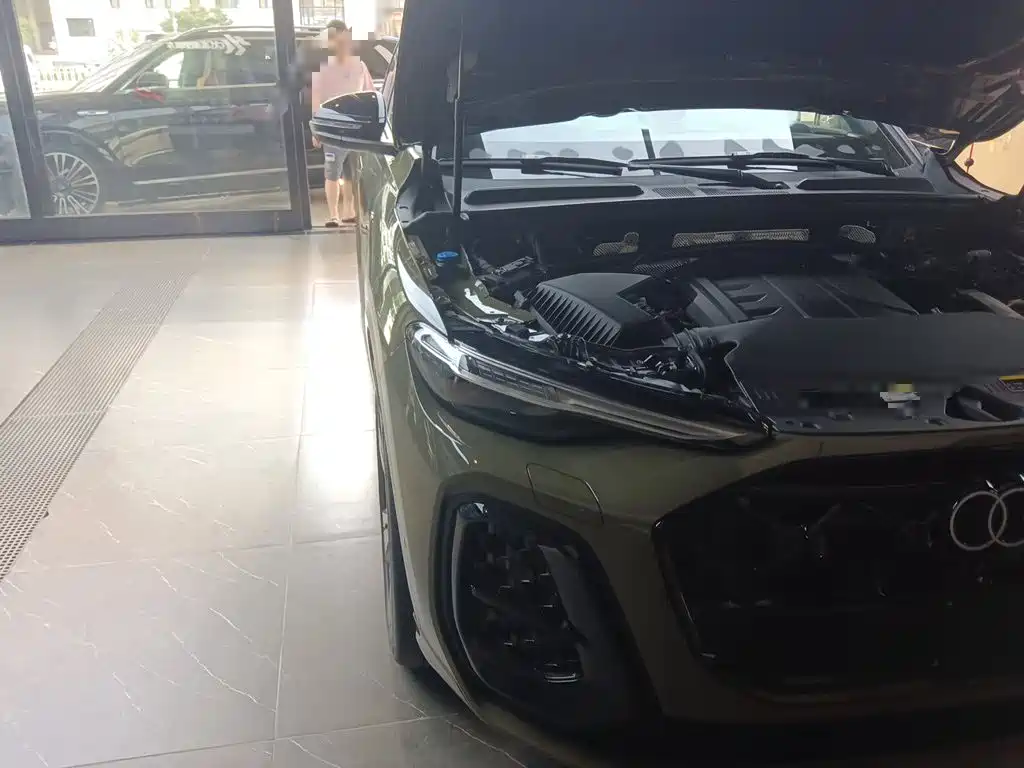 Audi Q5L — миниатюра 7