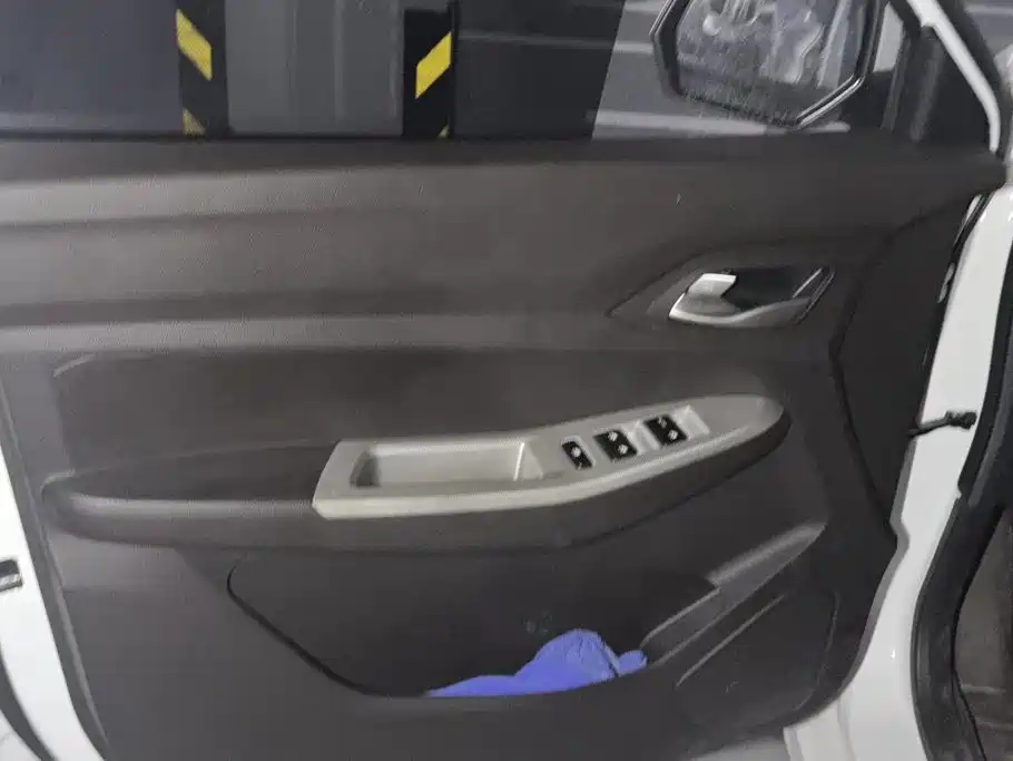 Wuling Hongguang — миниатюра 7