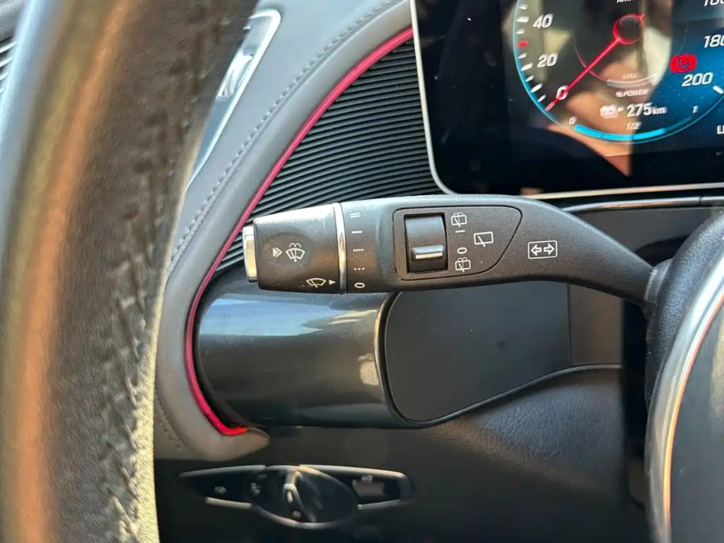Mercedes-Benz EQC — миниатюра 21