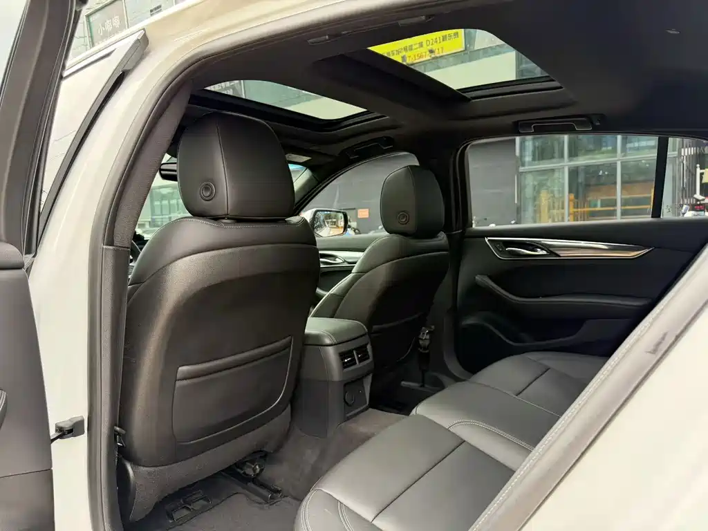 Cadillac CT5 — миниатюра 6