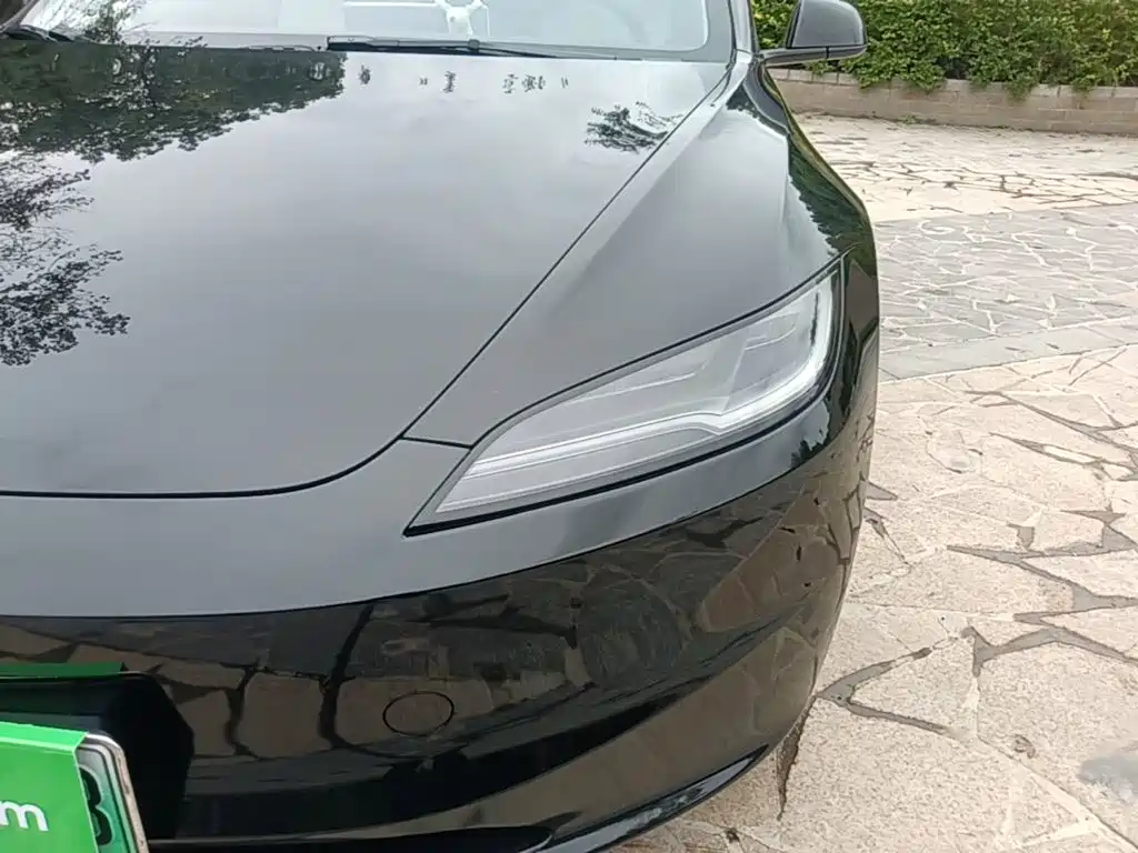 Tesla Model 3 — миниатюра 24