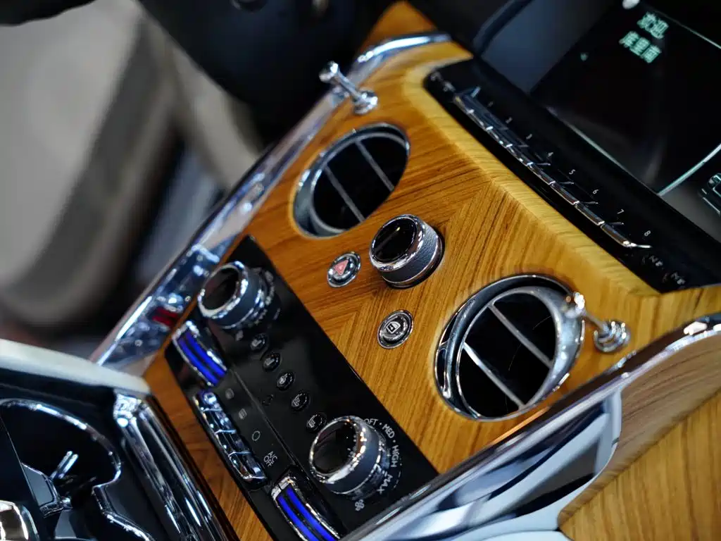 Rolls-Royce Cullinan — миниатюра 37