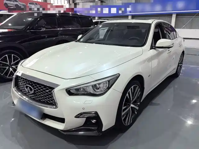 Infiniti Q50L
