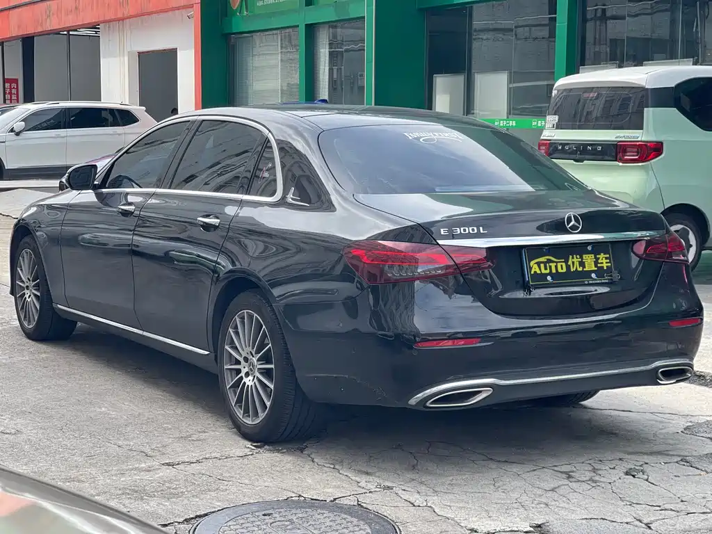 Mercedes-Benz E-Class — миниатюра 10
