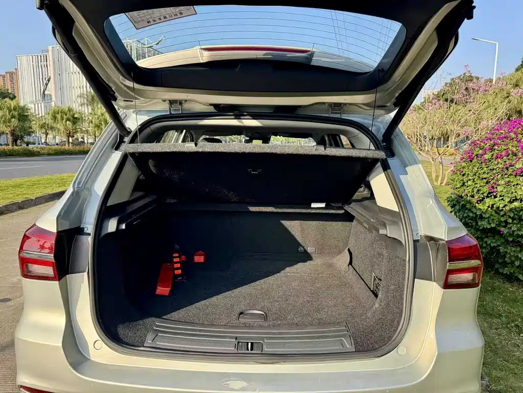 ROEWE RX5 NEW ENERGY