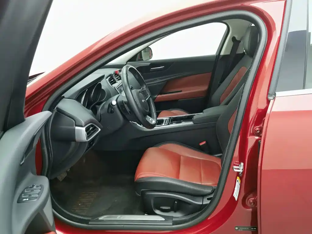 Jaguar XE — миниатюра 10