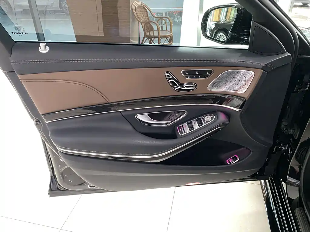Mercedes-Benz S-Class — миниатюра 11