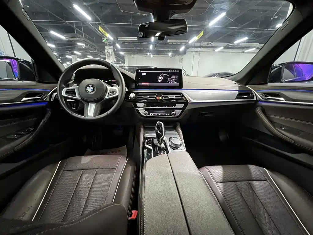 BMW 5 Series — миниатюра 4