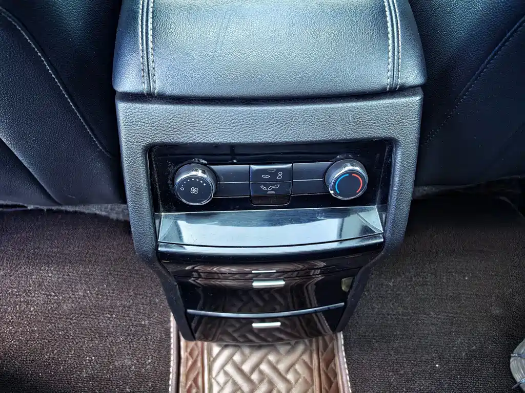 Ford Edge — миниатюра 19