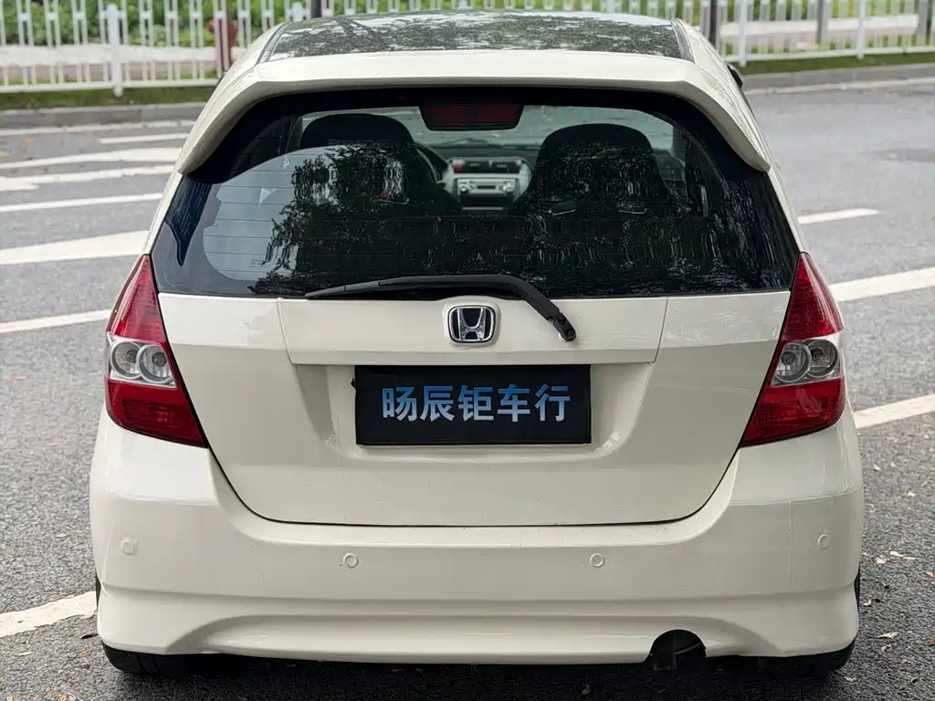 Honda Fit — миниатюра 5
