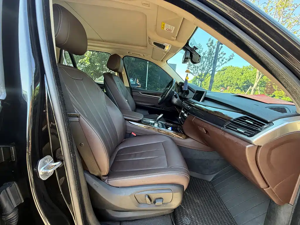 BMW X5 (Import) — миниатюра 17