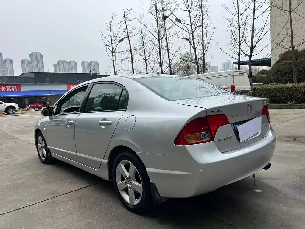 Honda Civic — миниатюра 9